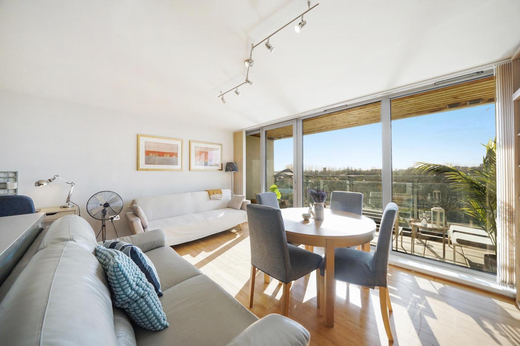 City Riverside - 2 Bedroom & Free Parking 바킹 외부 사진